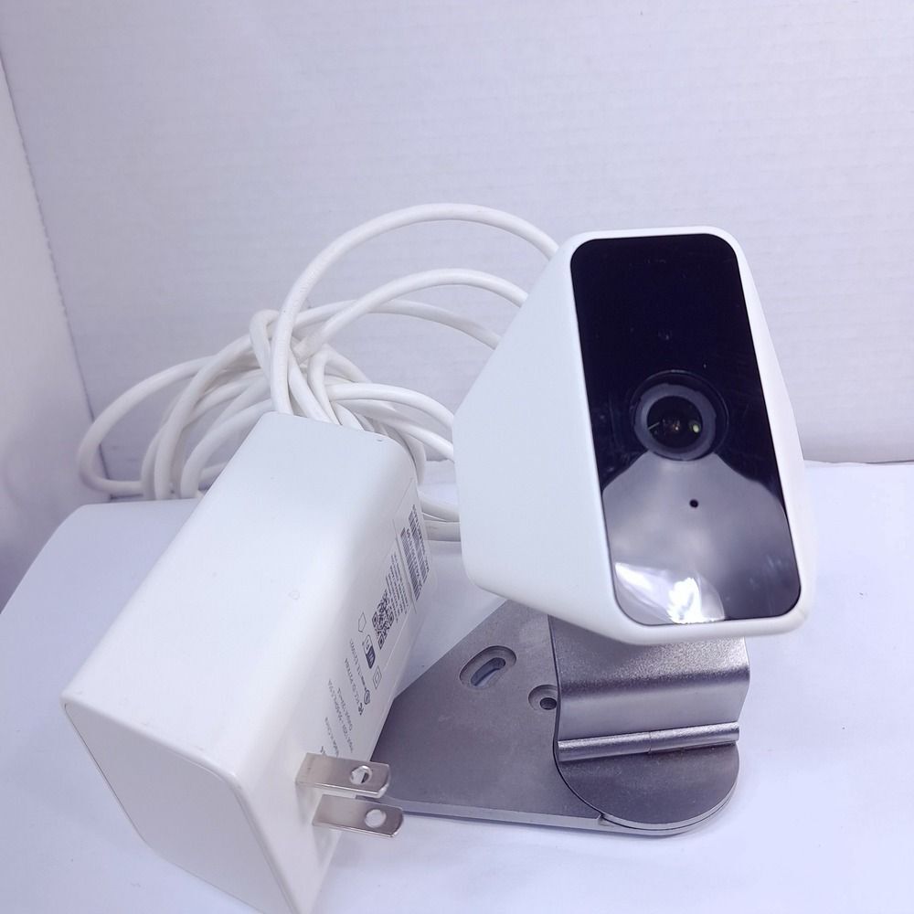 Comcast Xfinity XCAM Security Surveillance Camera‎ SCH2AEW white outdoor bracket